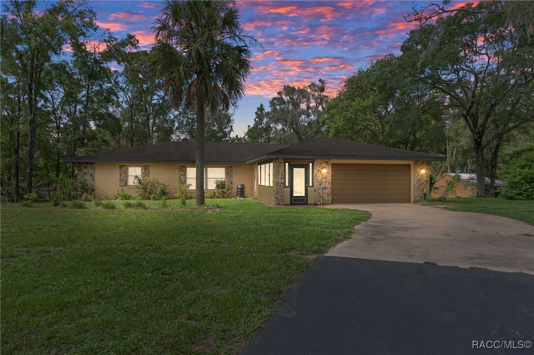 Property Photo: 1879 Forest Drive FL 34453