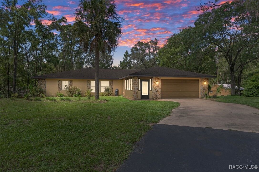 Property Photo:  1879 Forest Drive  FL 34453 