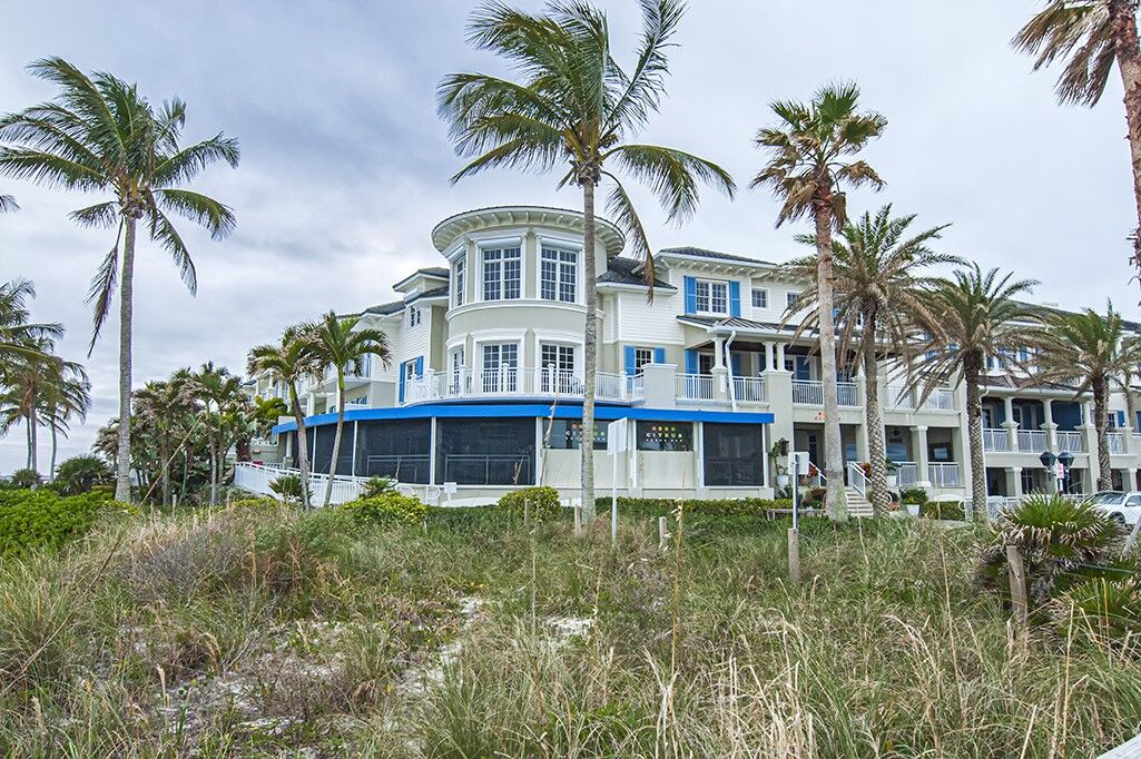 Property Photo: 1010 Easter Lily Lane 204 FL 32963