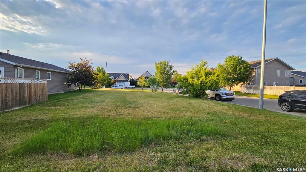 Property Photo:  254 Wellington Drive  SK S6K 0A1 
