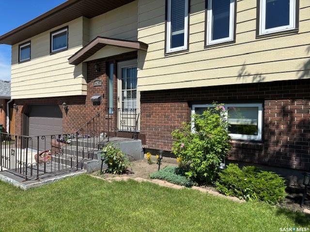Property Photo:  247 Whitecap Crescent  SK S7M 5C6 