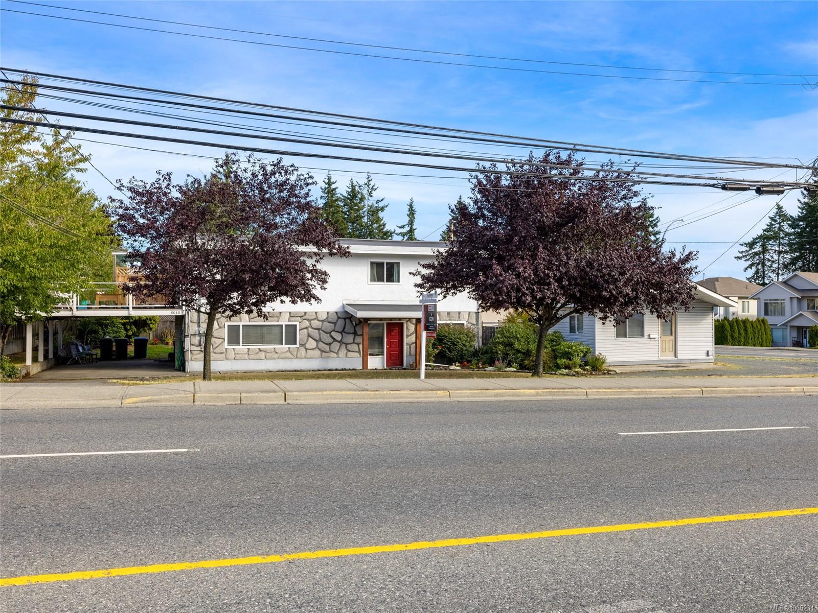 Property Photo: 6080 Hammond Bay Rd BC V9T 5M4