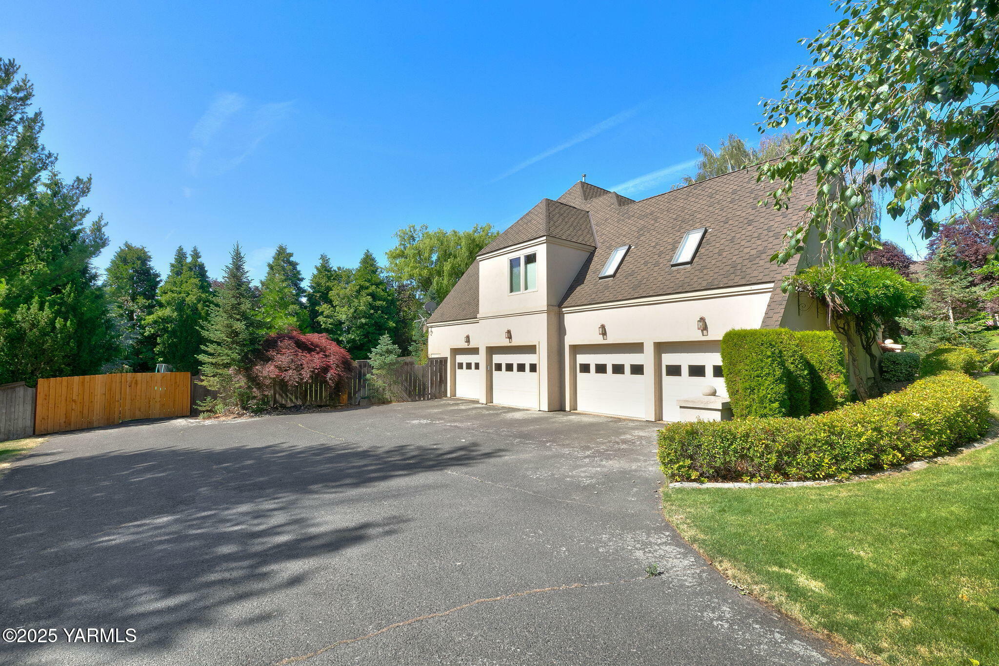 Property Photo:  6820 Ravens Gate Way  WA 98908 