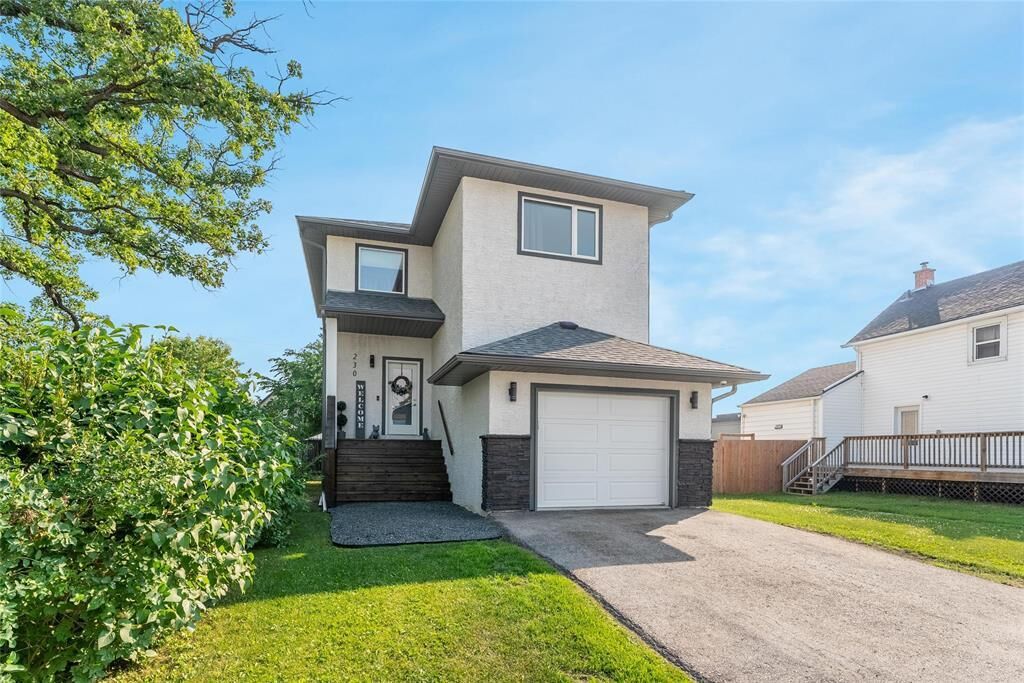 Property Photo: 230 McLean Avenue MB R1A 0T6