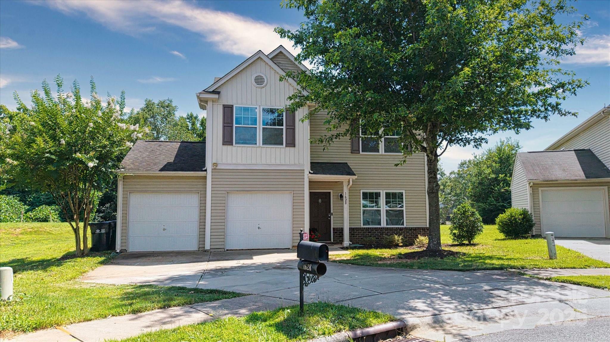 1628 Fitchburg Court  Charlotte NC 28214 photo