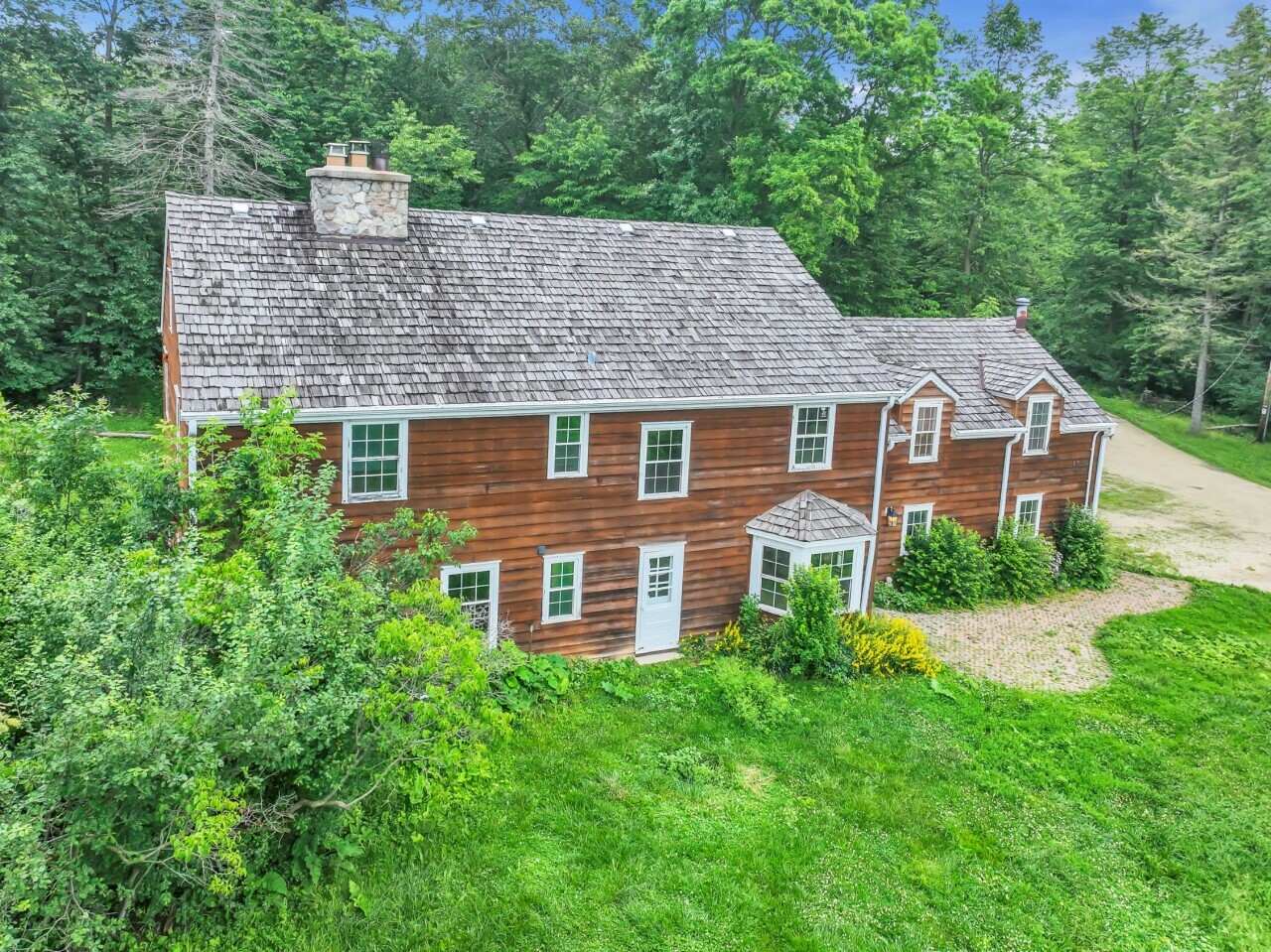 Property Photo:  9111 W Hawthorne Rd  WI 53097 