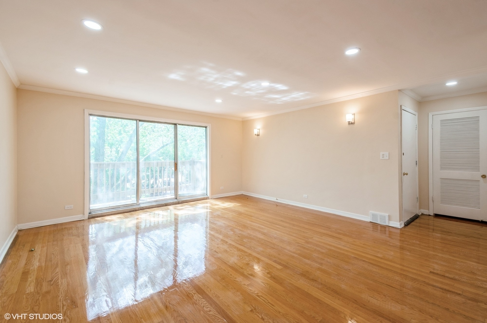 Property Photo: 2623 W Arthur Avenue 3 IL 60645