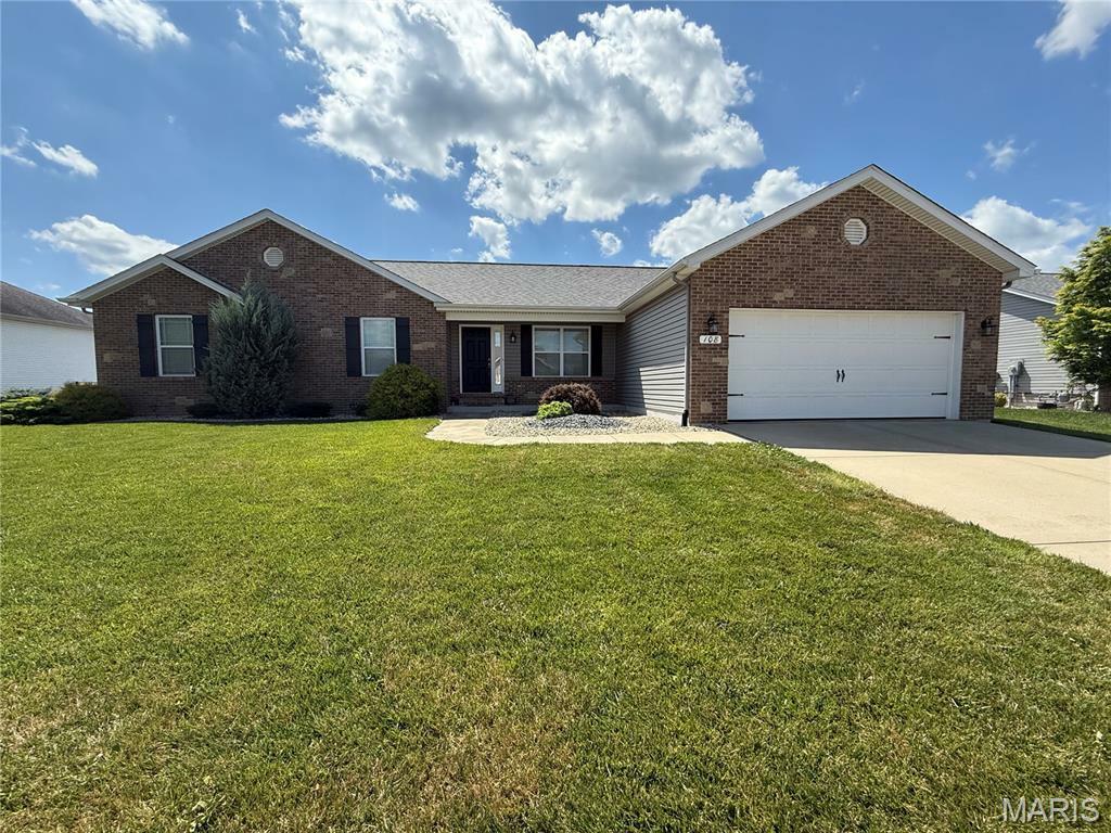 Property Photo: 108 Garrettford Drive IL 62010