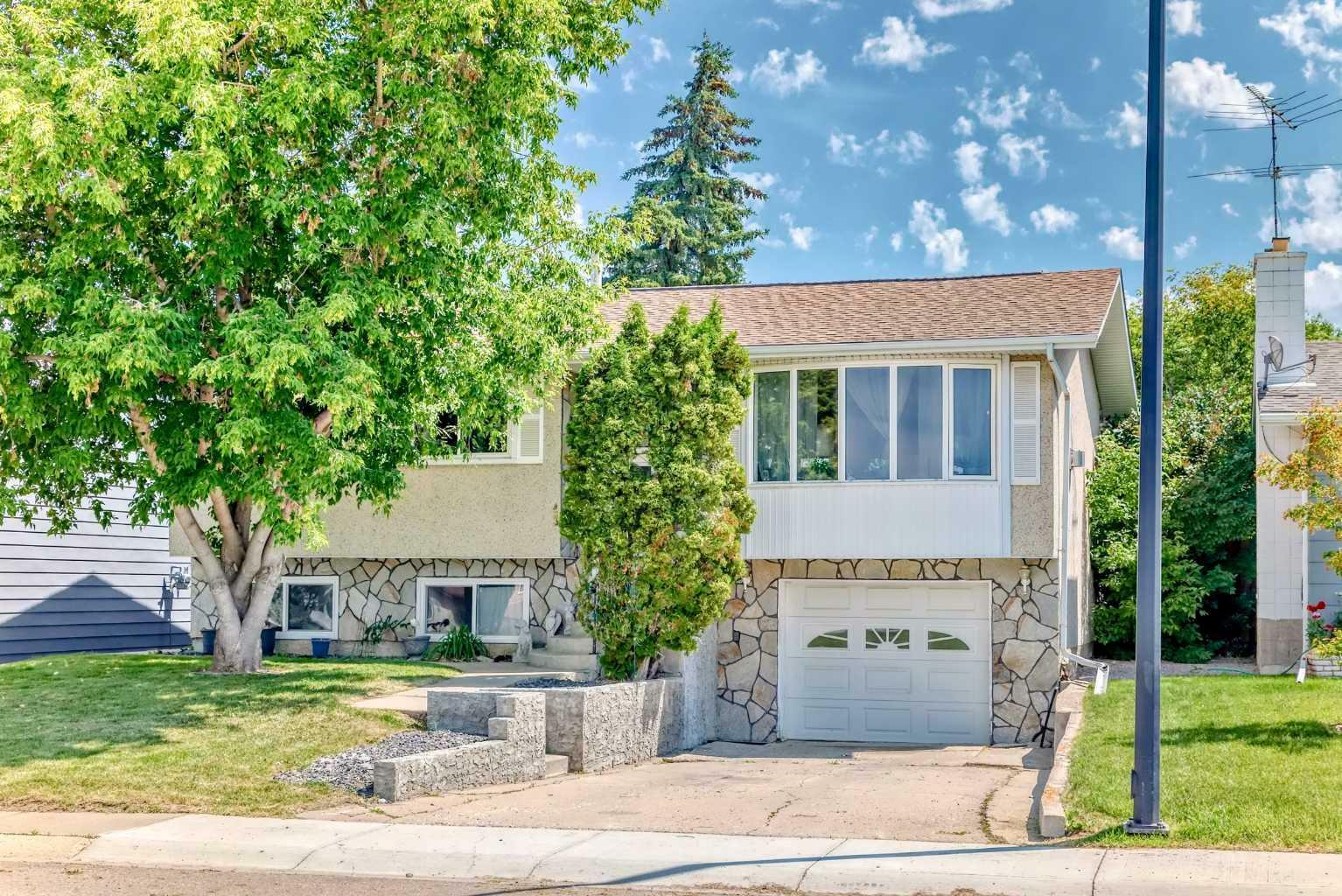 43 Opal Avenue  Red Deer AB T4P 1S9 photo