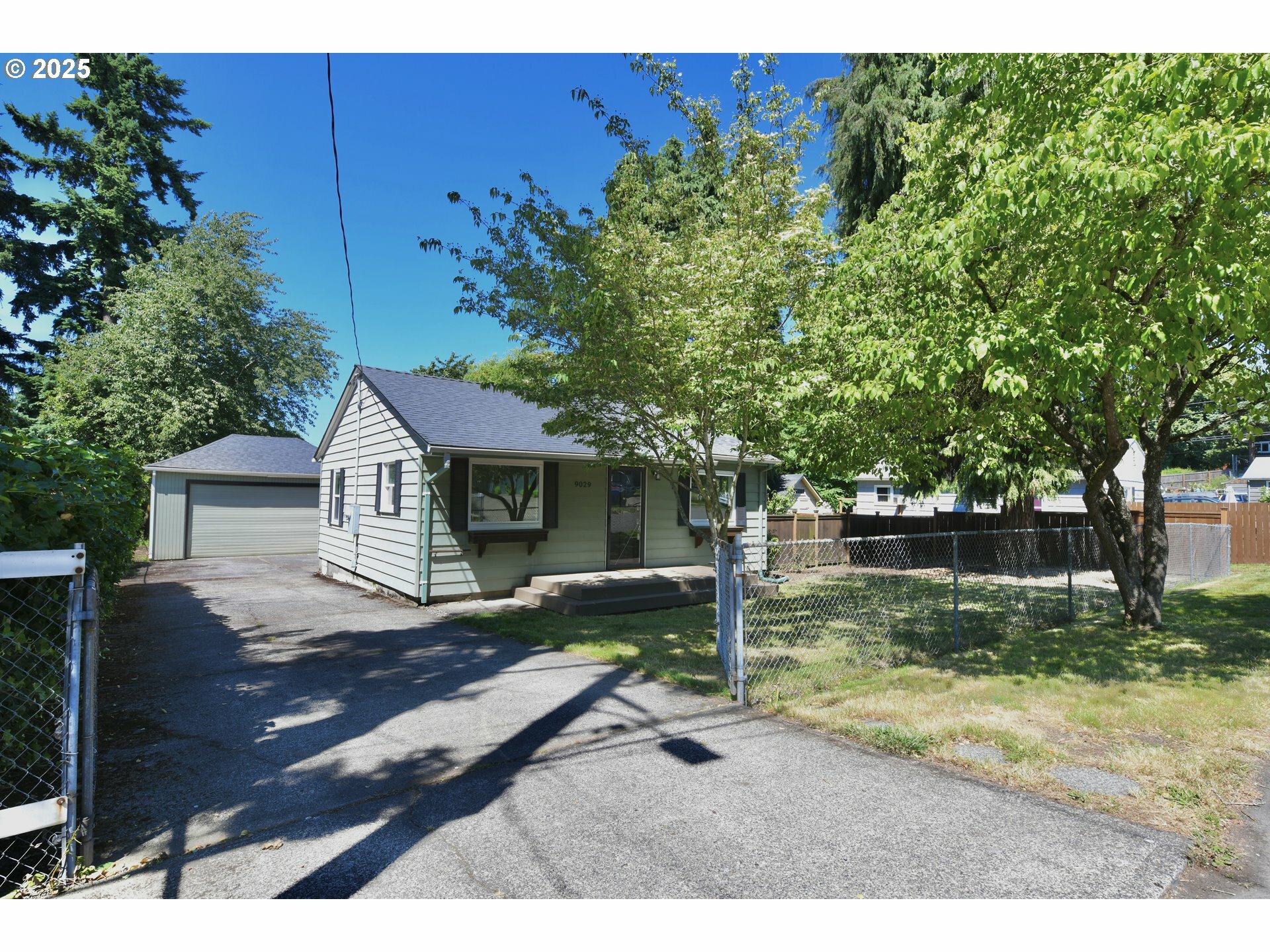 9029 NE Webster St  Portland OR 97220 photo
