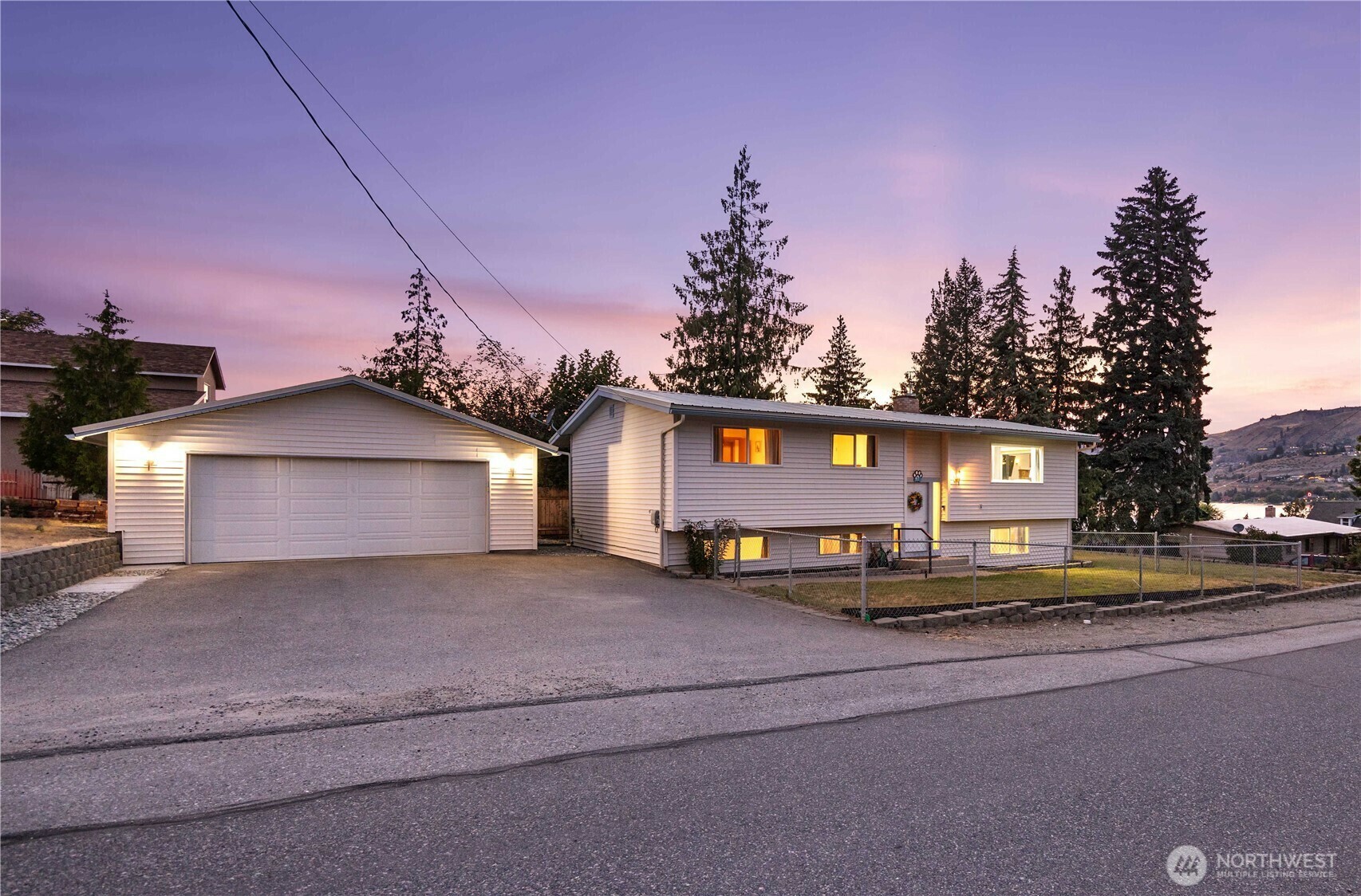 Property Photo: 510 S Lake Street WA 98816