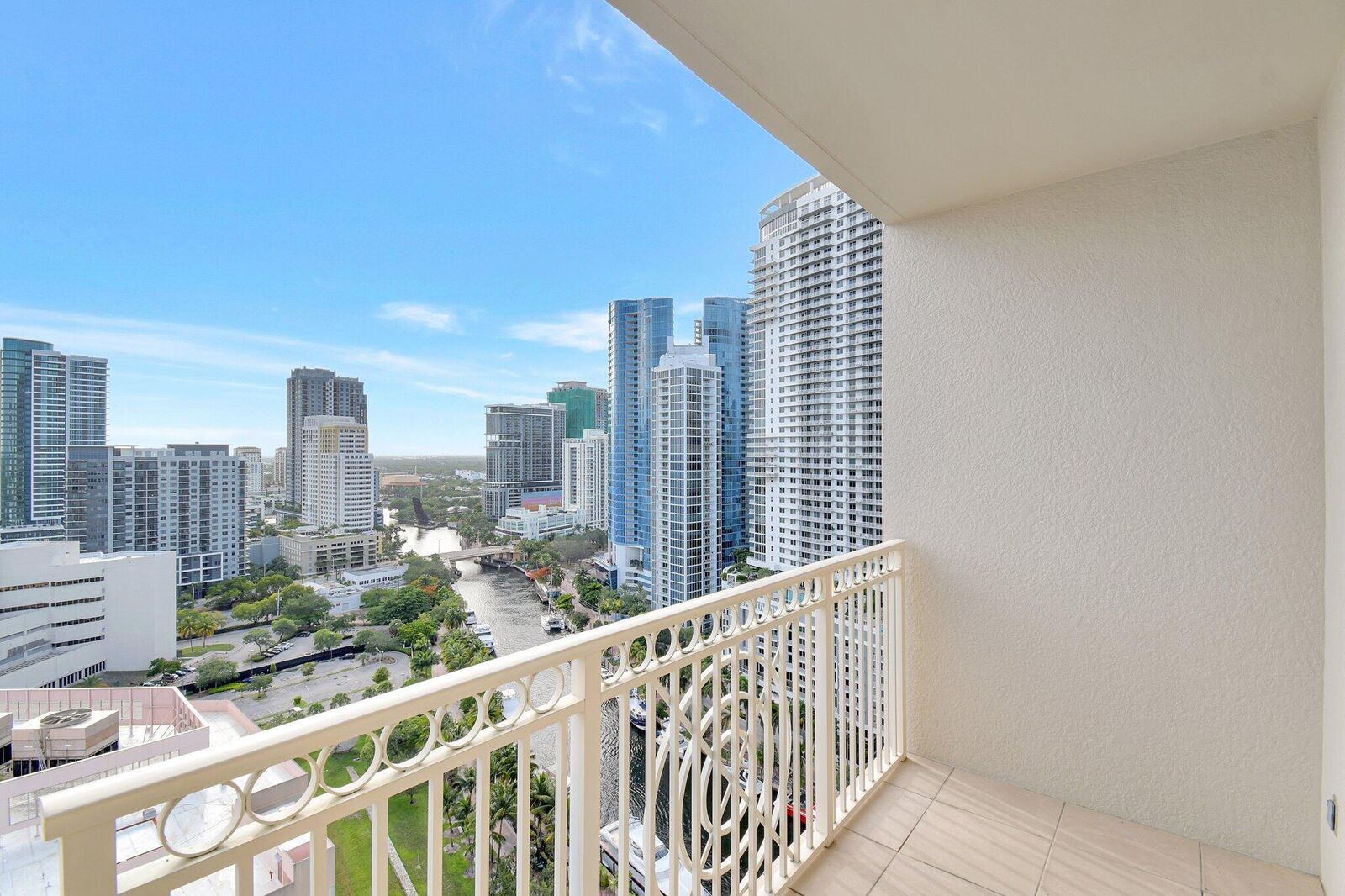 Property Photo: 511 SE 5th Avenue 2315 FL 33301