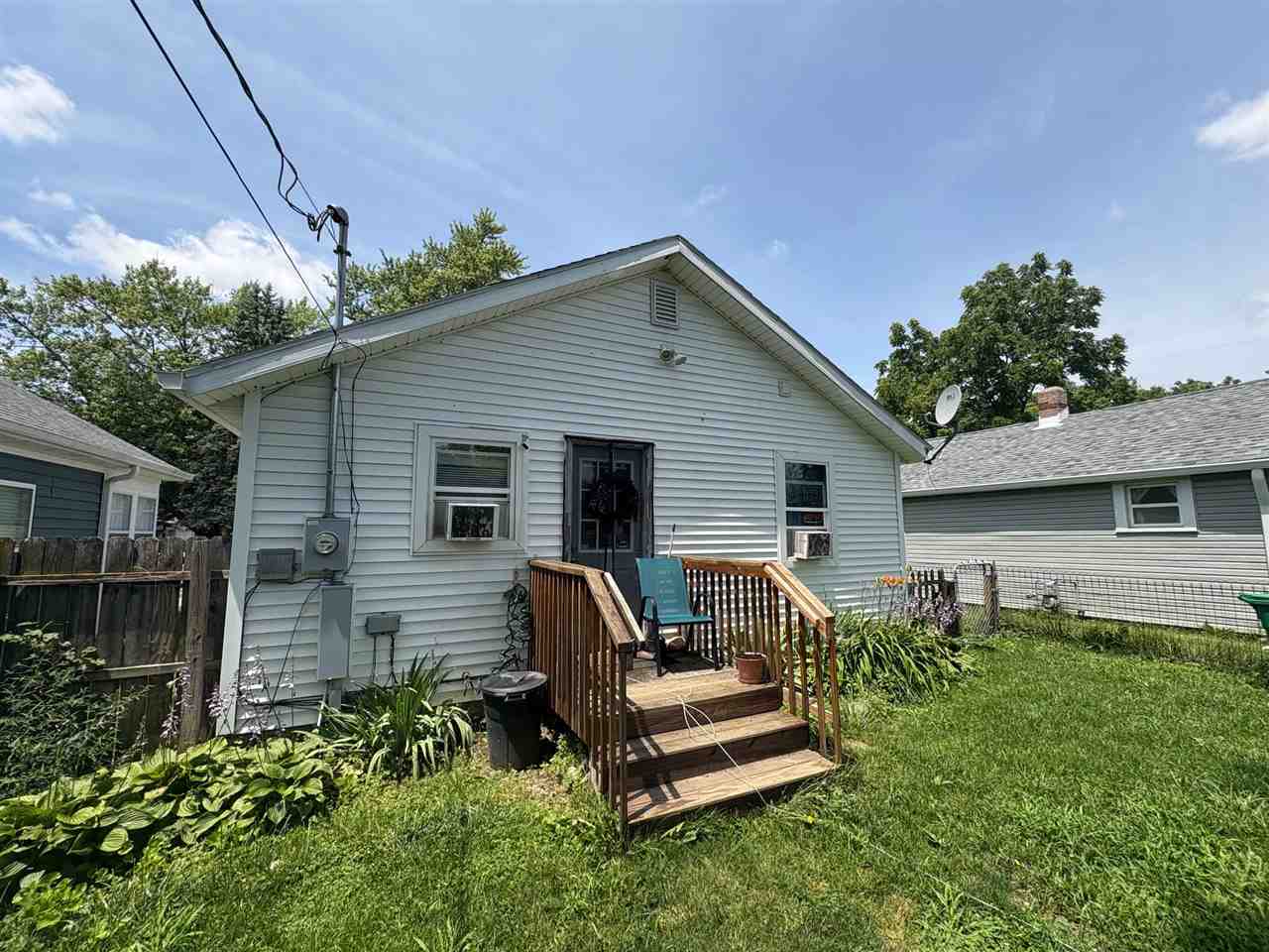 Property Photo:  1612 Irvin Street  IN 47362 