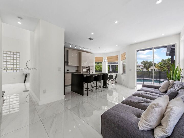 Property Photo: 171 NW 152nd Ave FL 33028