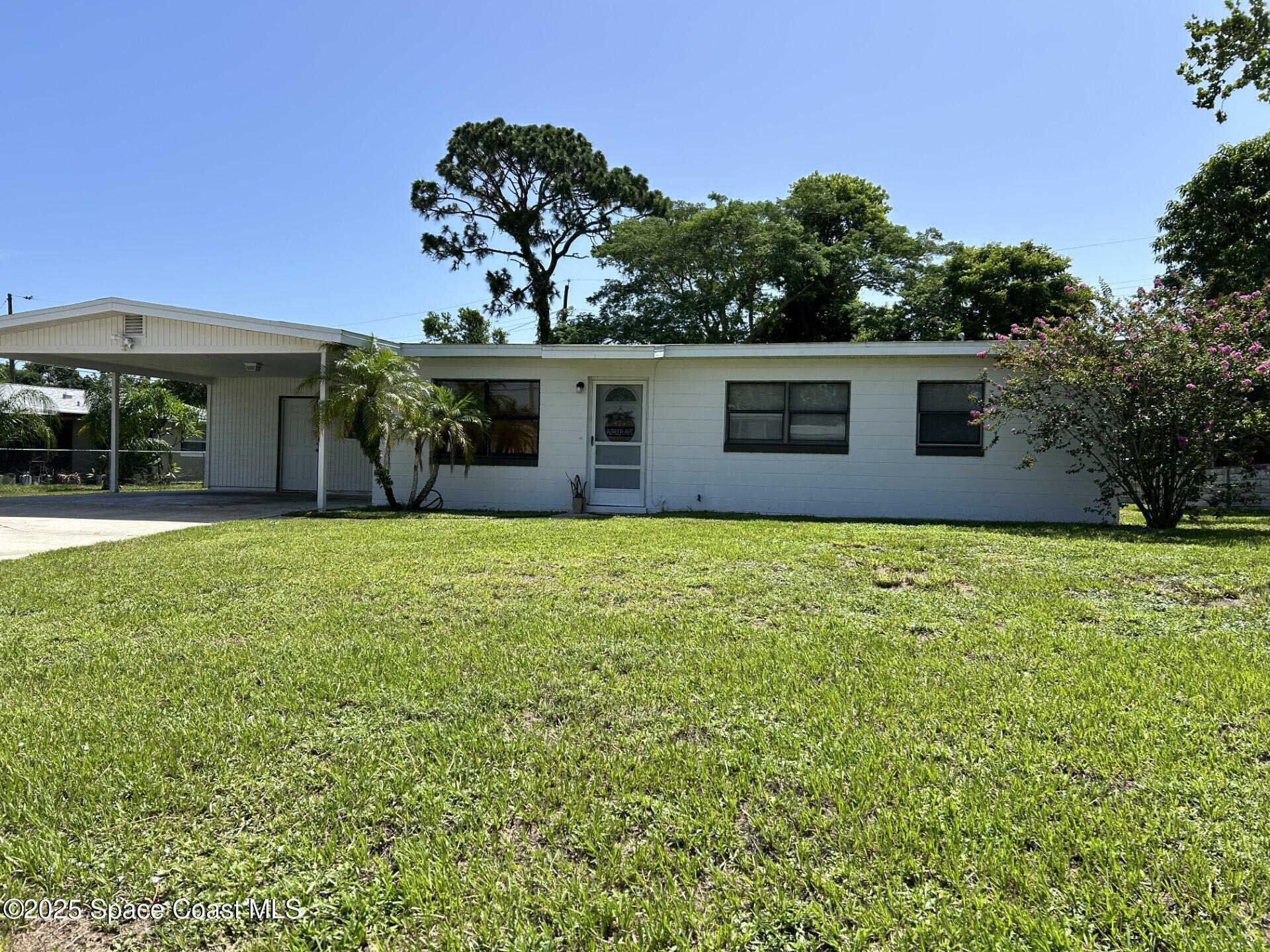 Property Photo: 427 Azalea Avenue FL 32796