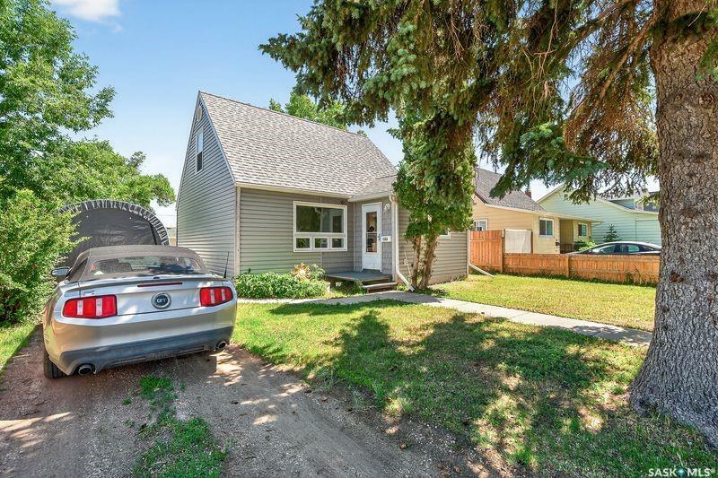 1263 4th Avenue NE  Moose Jaw SK S6H 1J4 photo