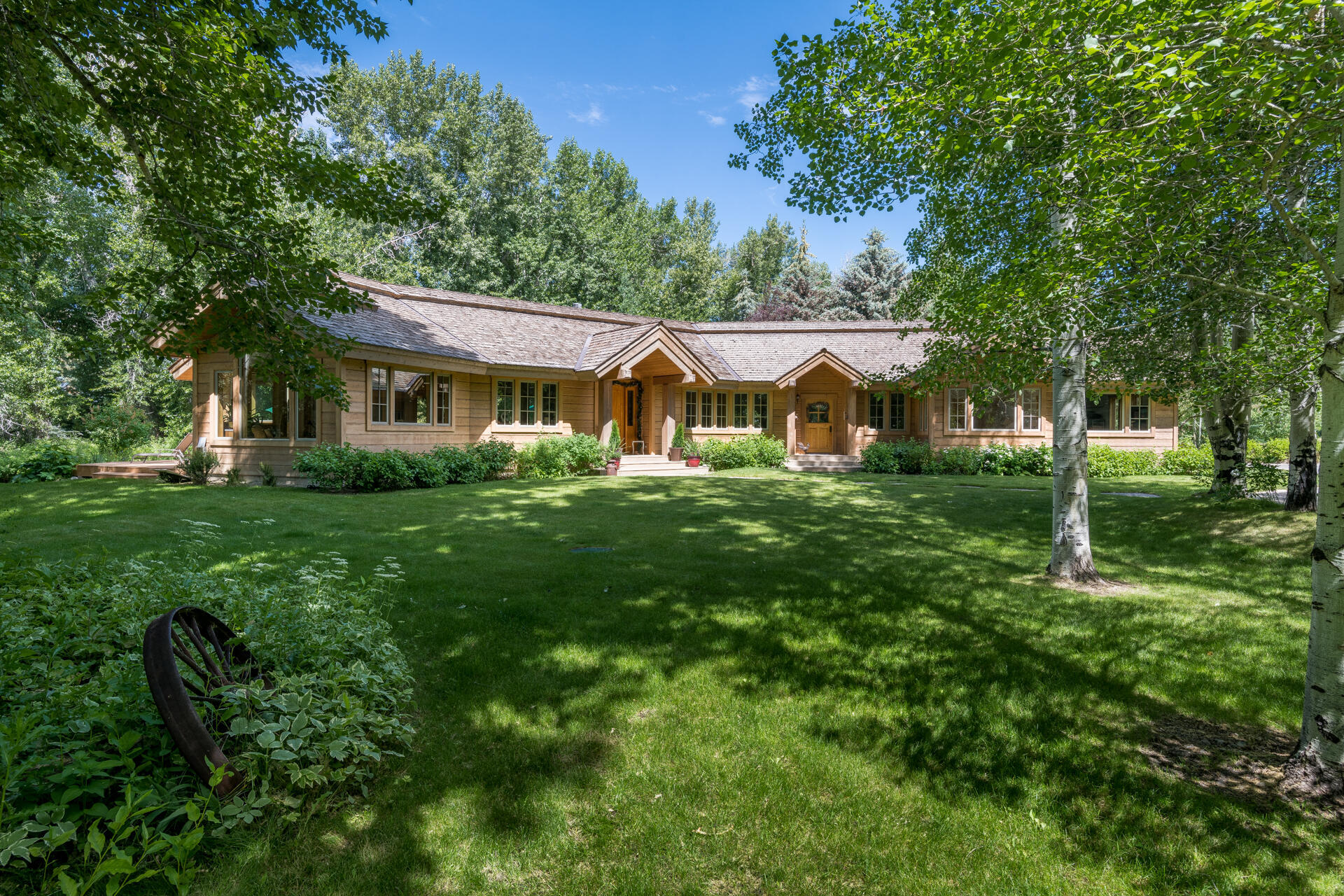 Property Photo:  101 Willow Rd  ID 83353 