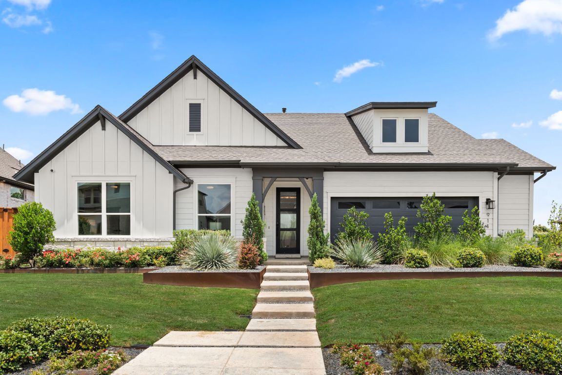 Property Photo:  914 Cherrystone Loop  TX 78610 