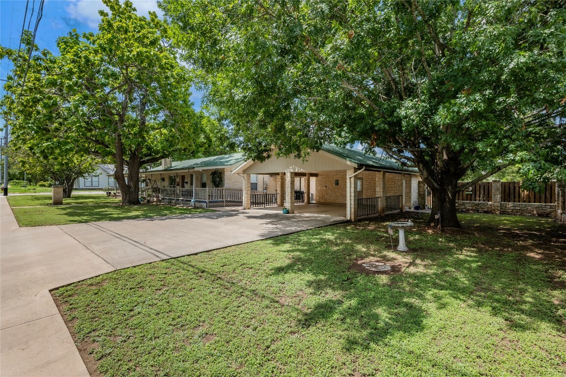 Property Photo: 500 N Main Street N TX 78611
