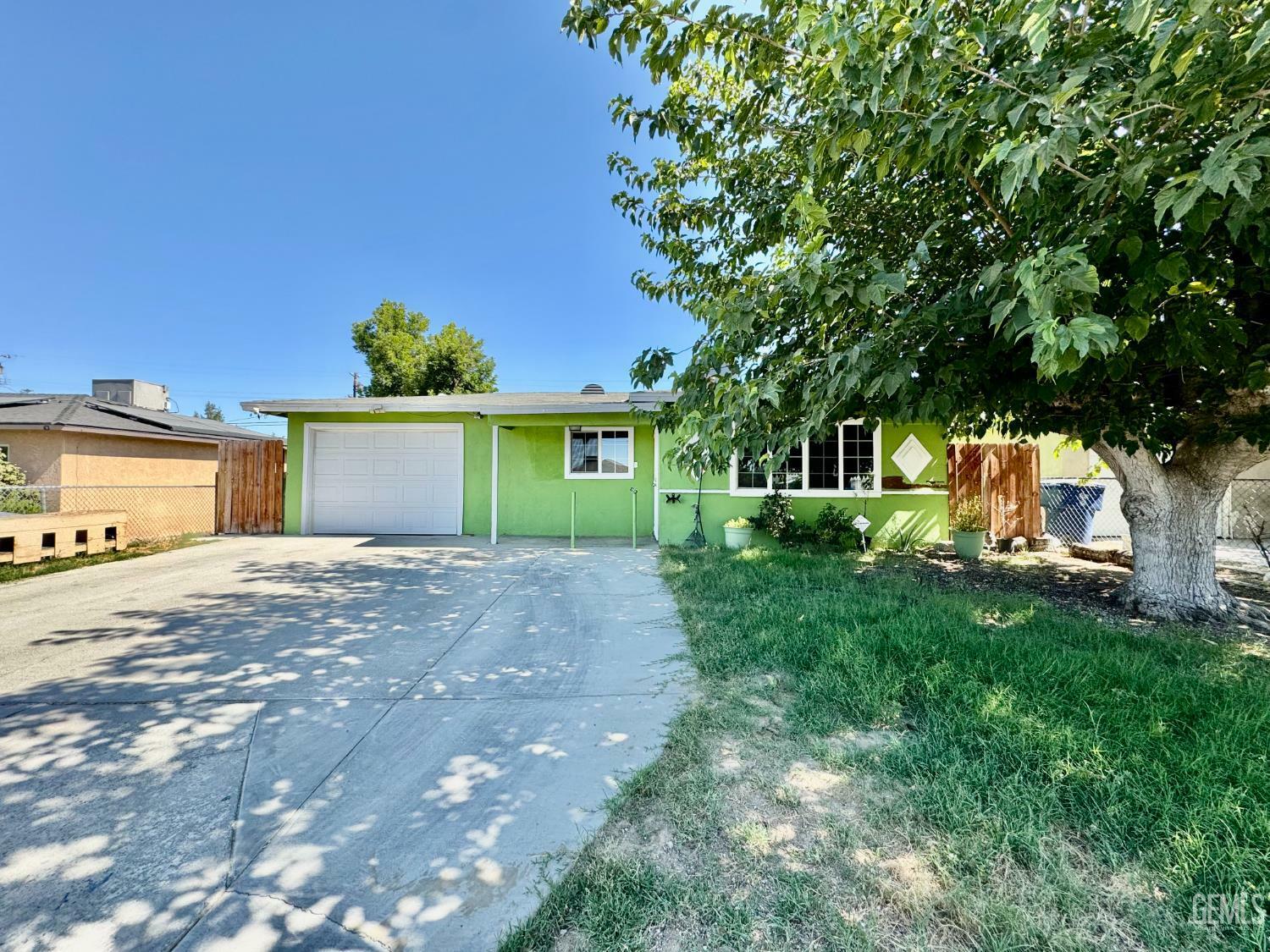Property Photo: 1212 Gorrill Street CA 93307