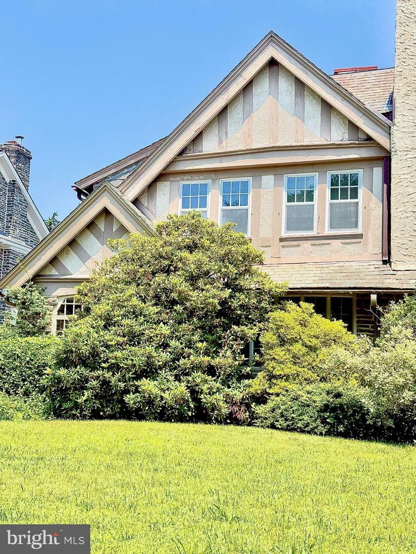 Property Photo: 6905 Lincoln Drive PA 19119