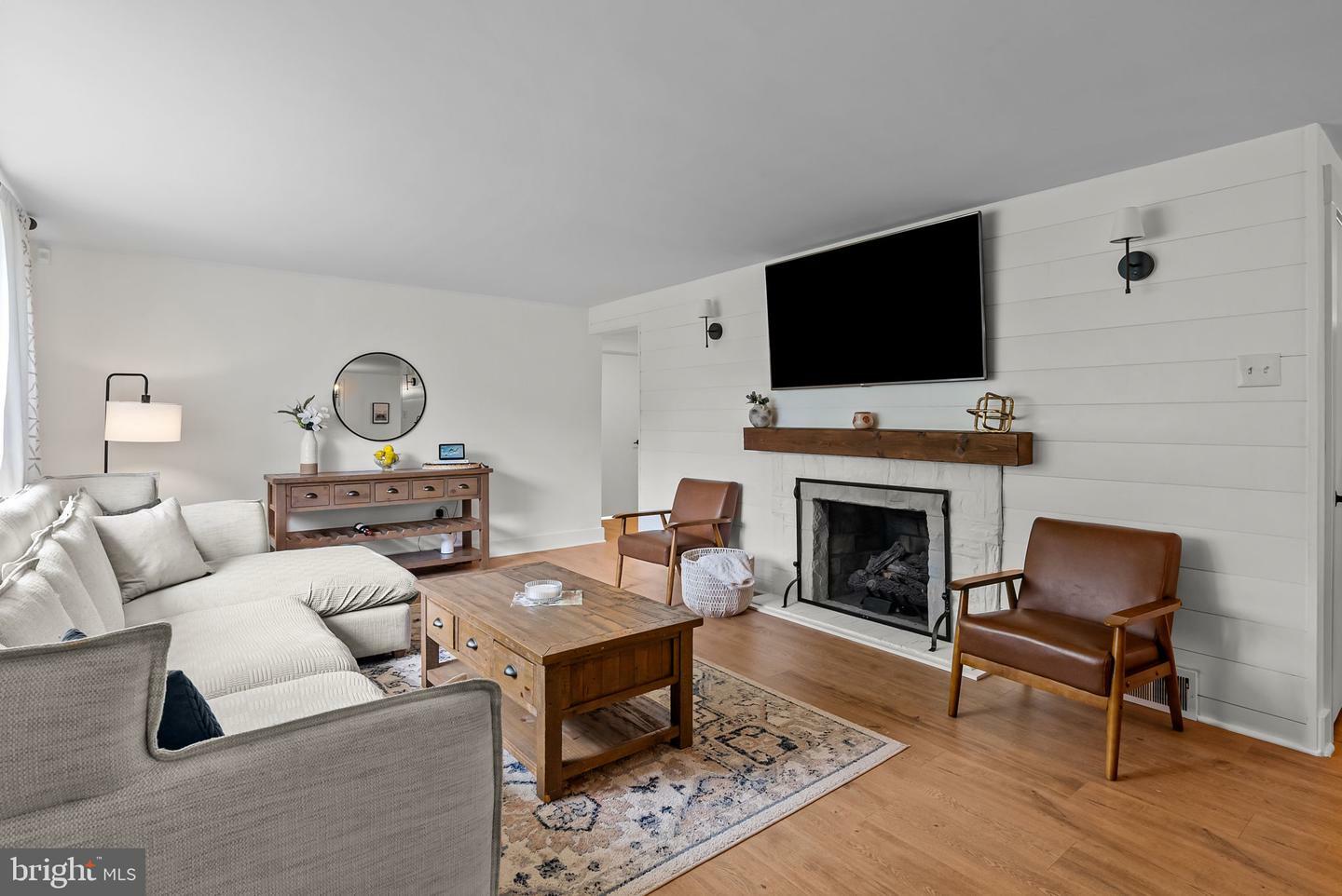 Property Photo: 16 Brook Lane PA 19067
