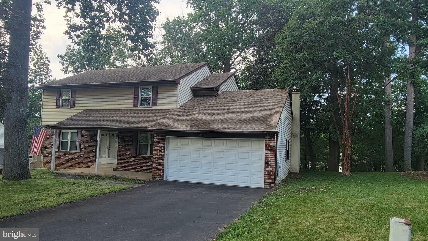 Property Photo: 862 Green Ridge Circle PA 19053