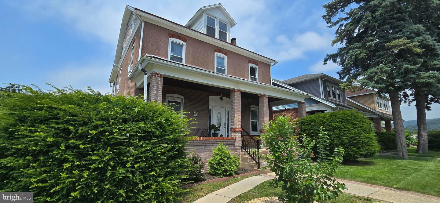 Property Photo: 413 Madison Avenue PA 19605