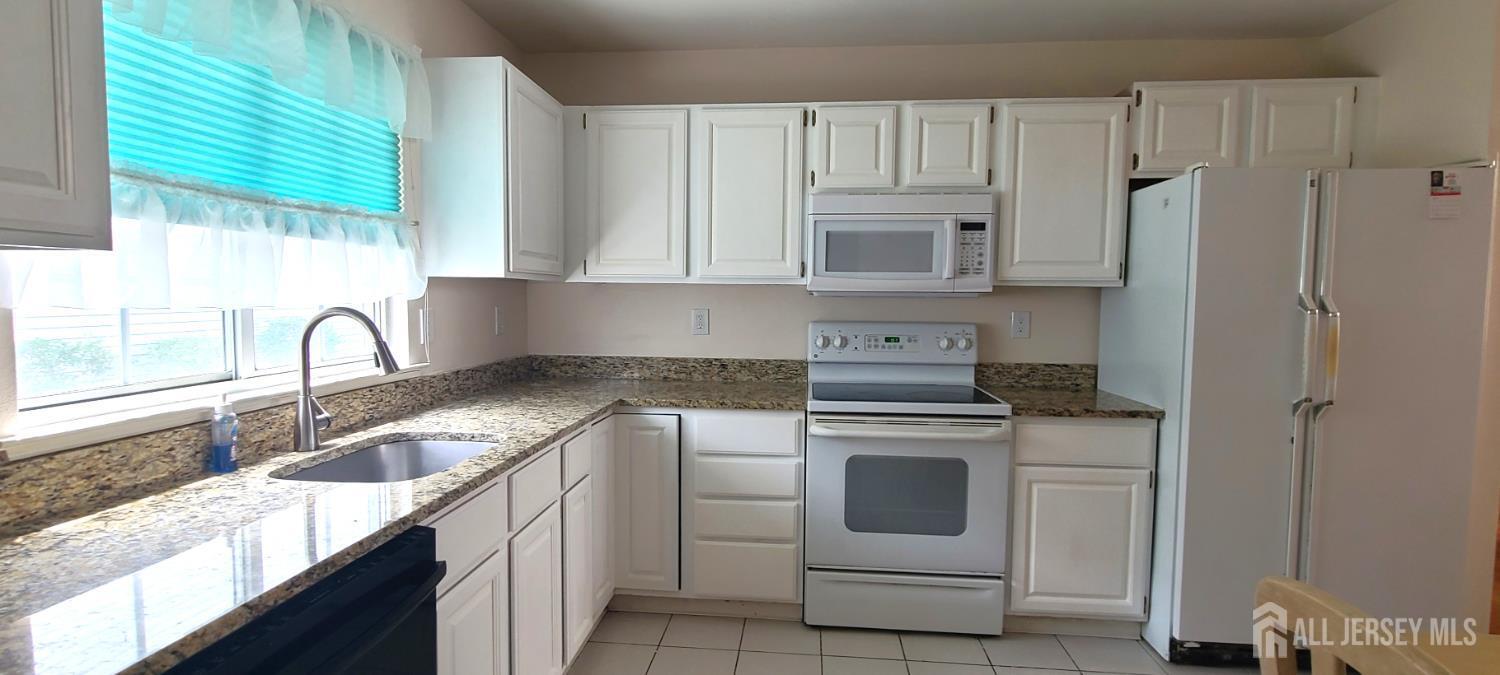 Property Photo: 666-A Azalea Plaza NJ 08831