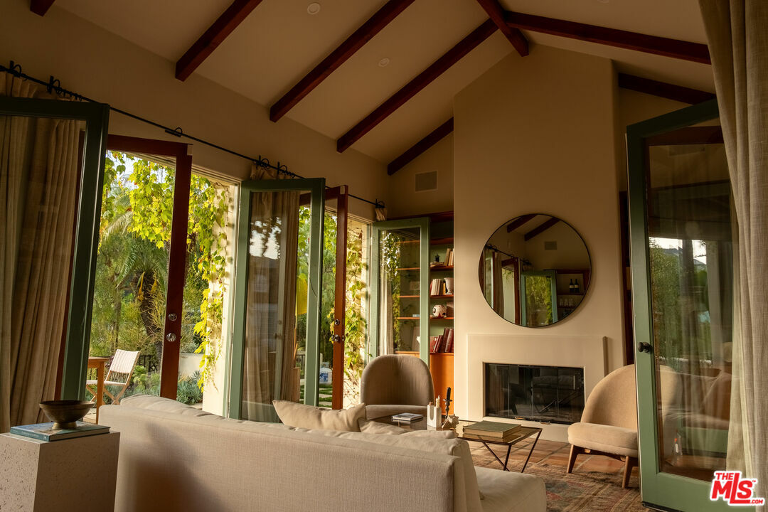 Property Photo: 416 Carroll Canal CA 90291