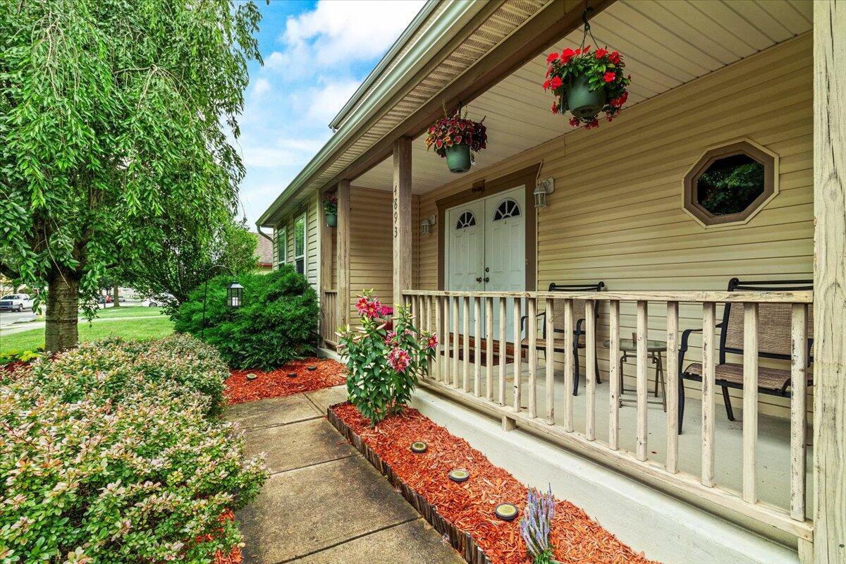Property Photo: 4893 Bixby Ridge W Drive OH 43125