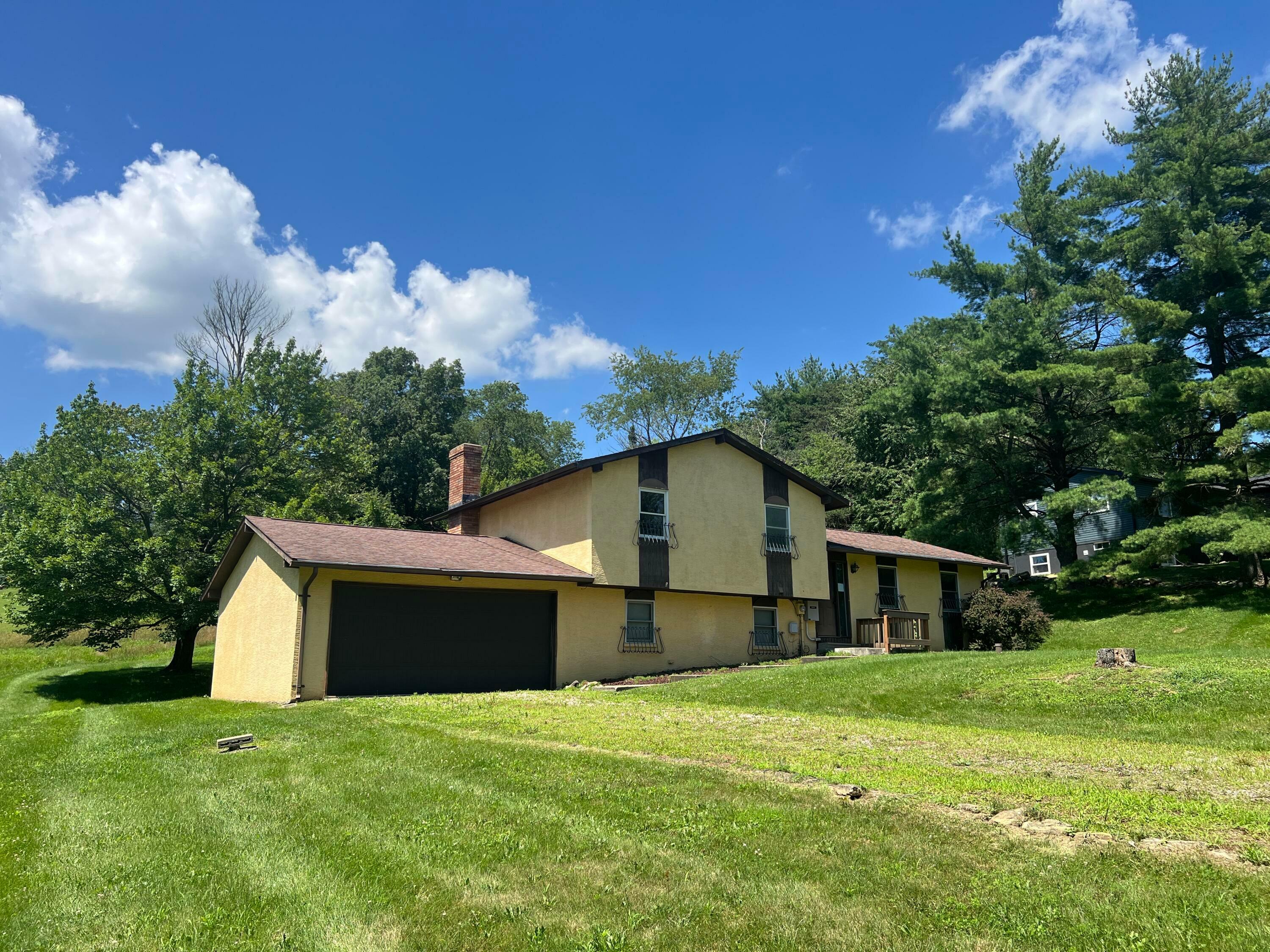 Property Photo: 283 Dogwood SE Drive OH 43076