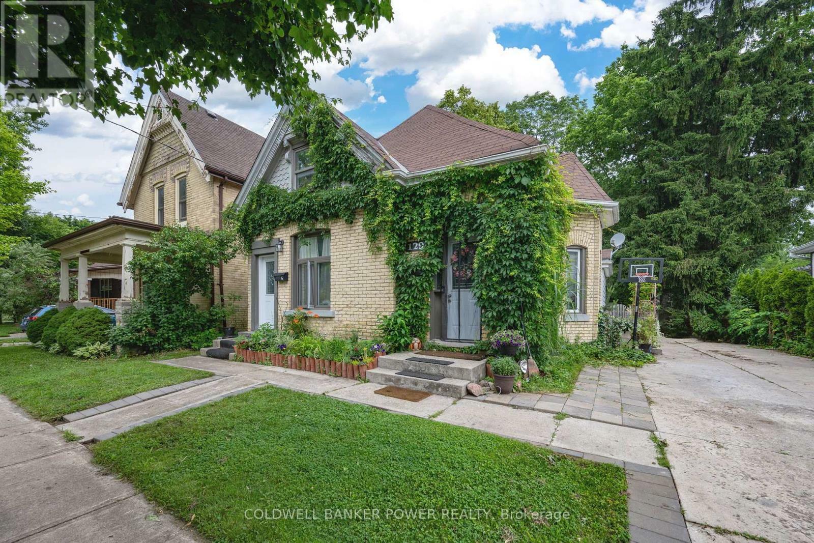 Property Photo: 129 Mount Pleasant Avenue ON N6H 1E1