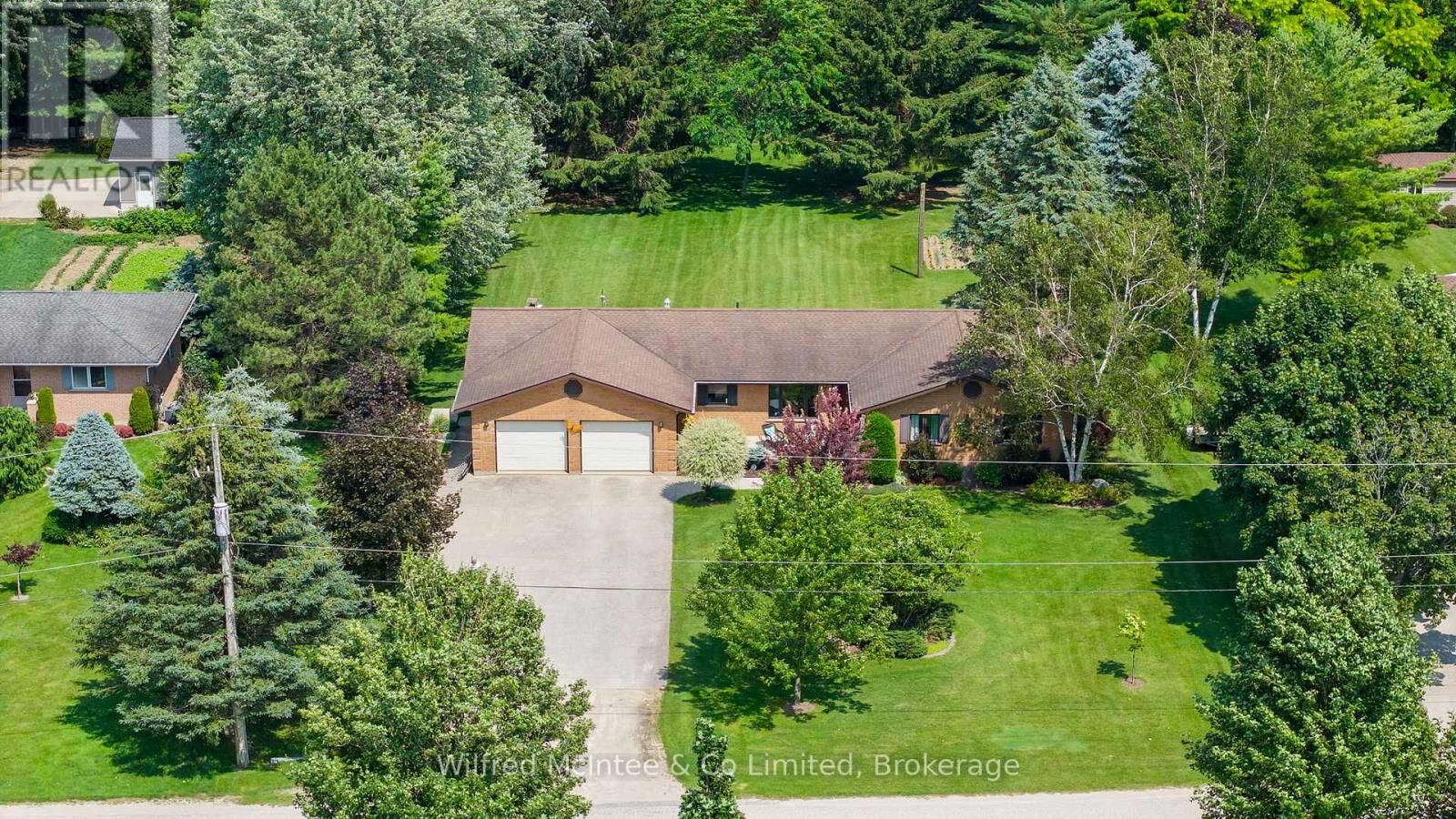 Property Photo: 30 Geeson Avenue ON N0G 2V0