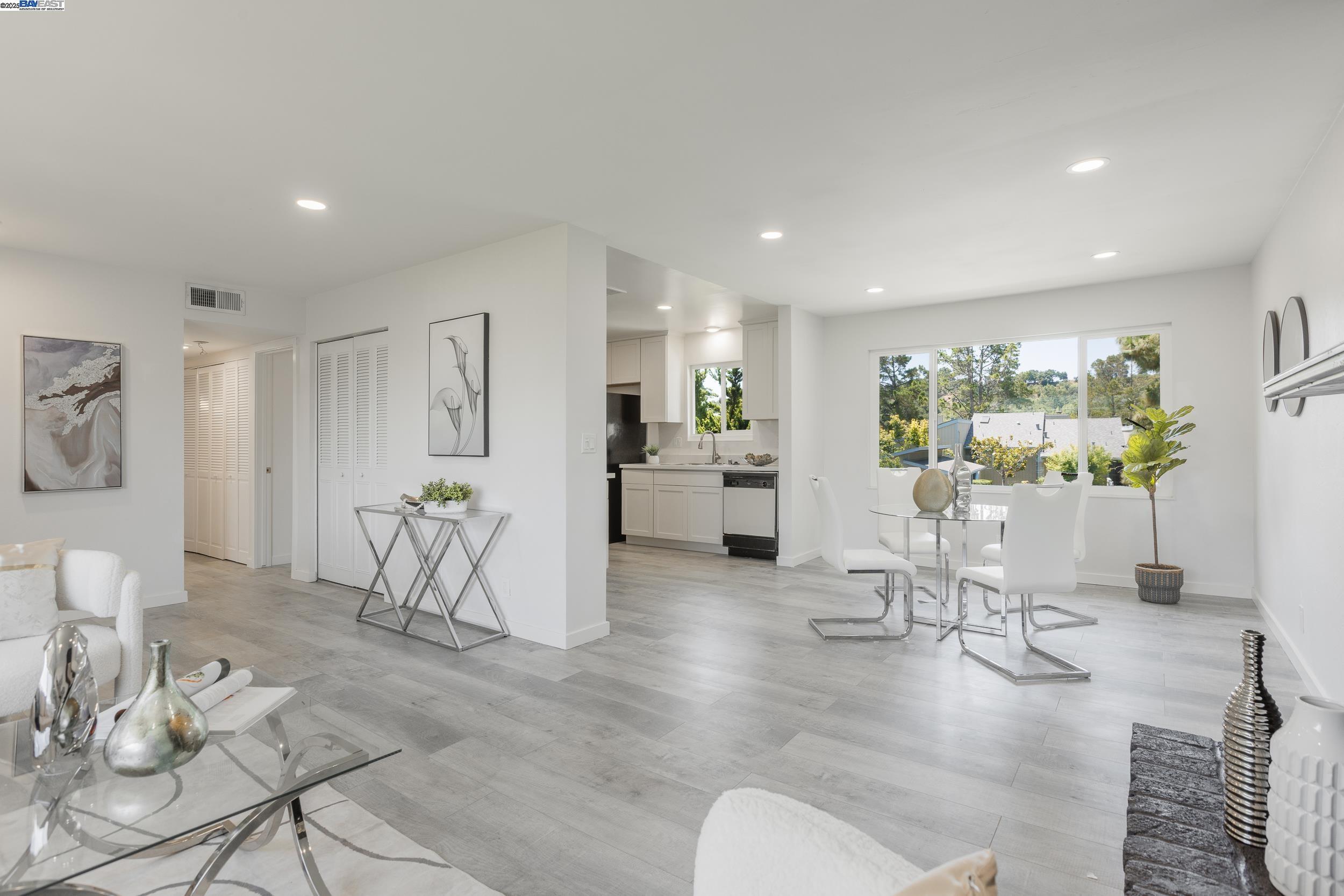 Property Photo: 1965 Ascot Dr 6 CA 94556