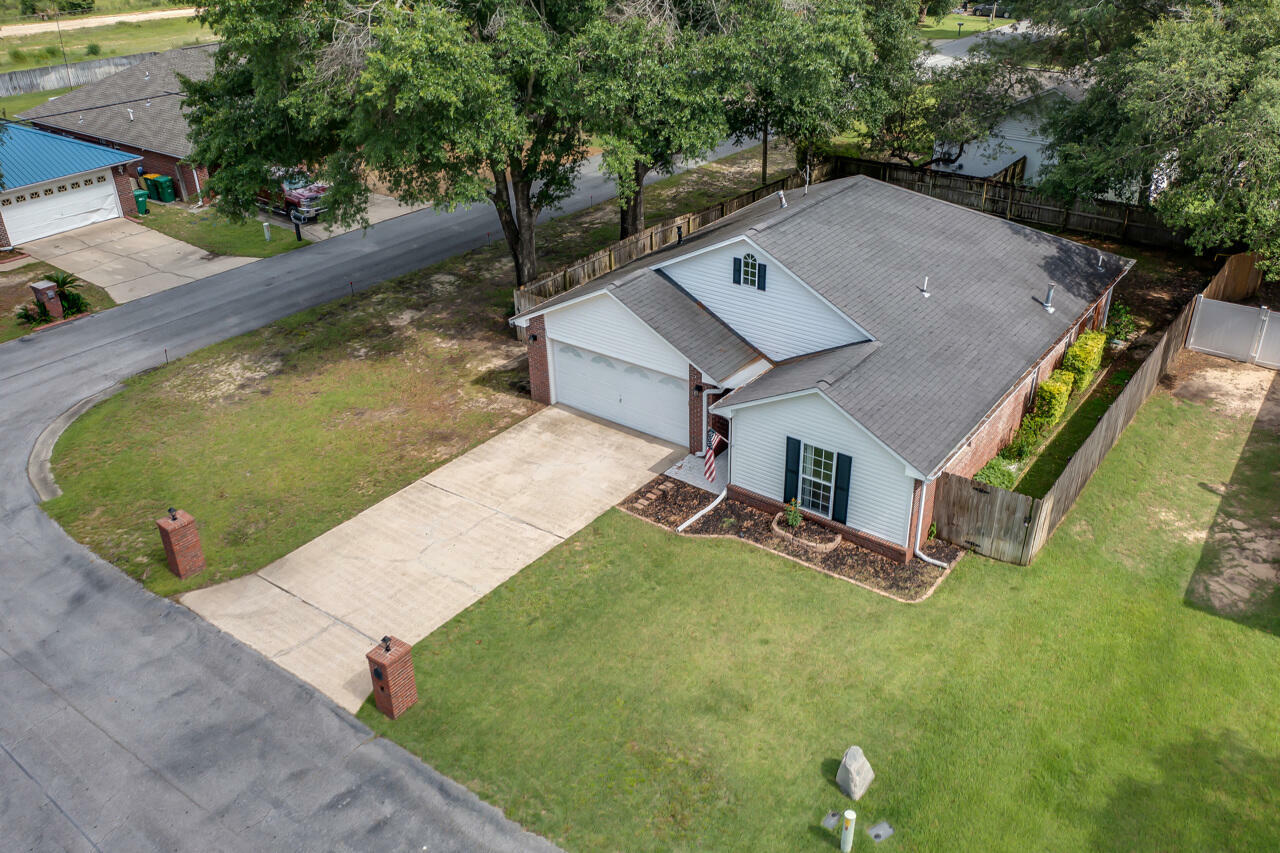 Property Photo: 2808 Ping Lane FL 32539
