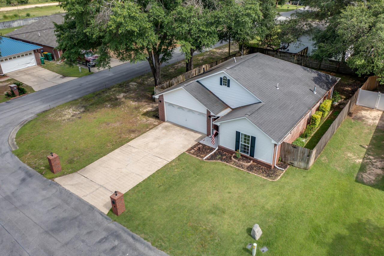Property Photo: 2808 Ping Lane FL 32539