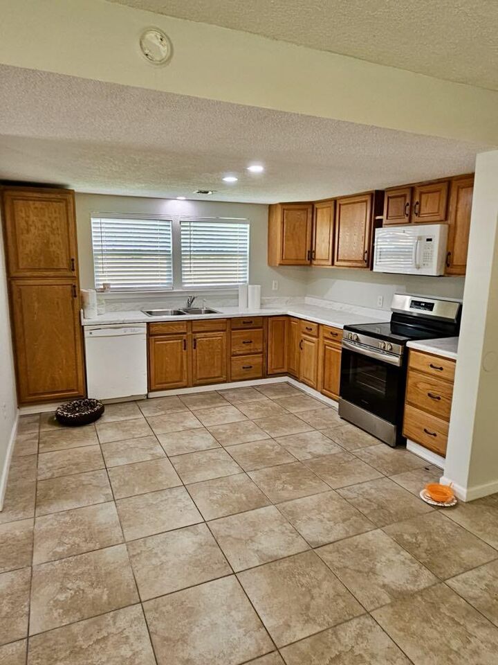 Property Photo:  7 NW Highland Drive  FL 32548 