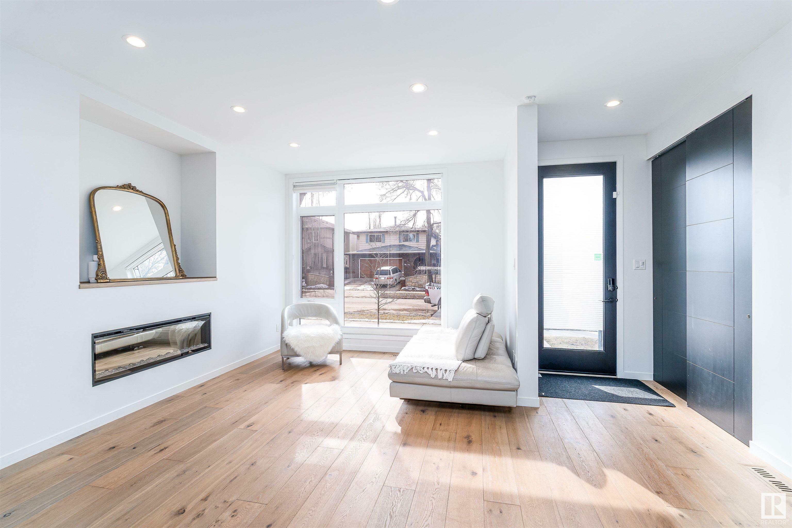 Property Photo: 10726 72 Avenue NW AB T6E 1A1