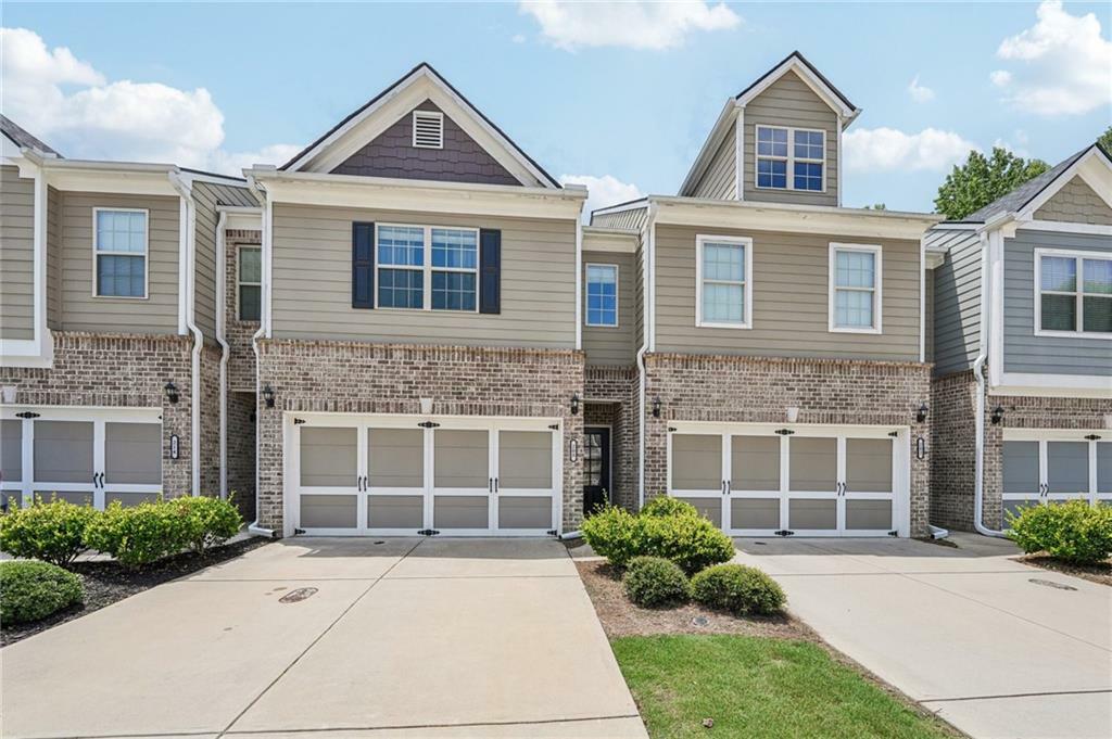 Property Photo: 208 Trailside Way GA 30141