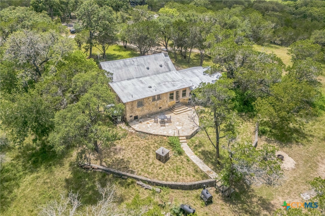 Property Photo: 959 Highland Drive TX 78003