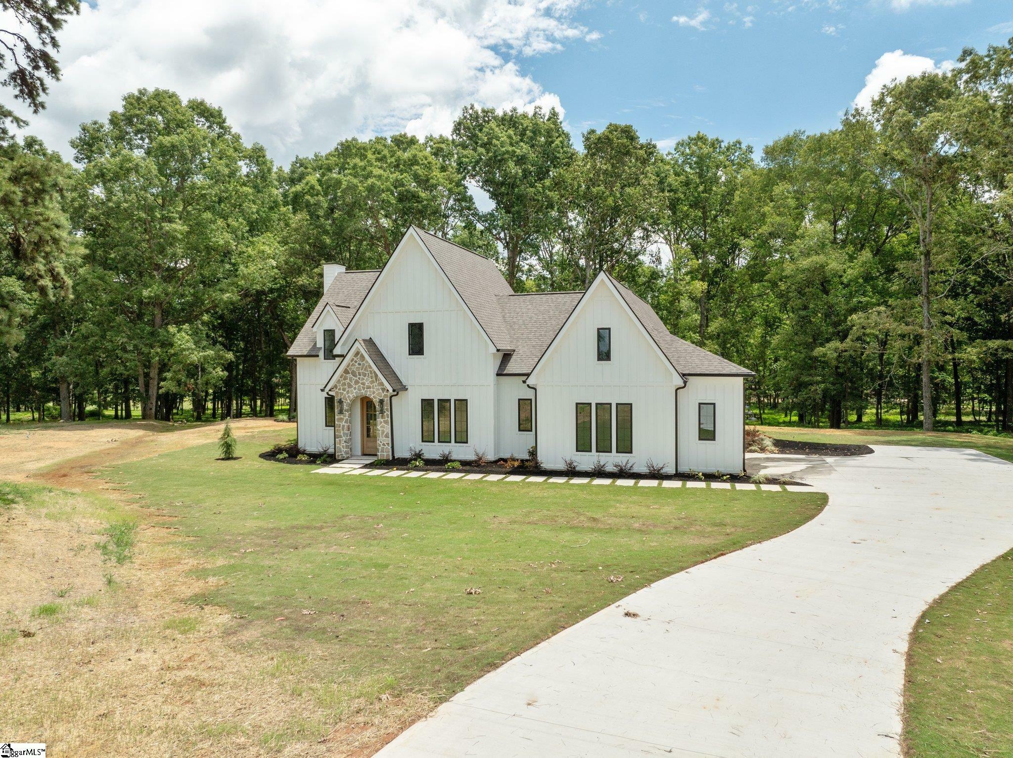 Property Photo: 748 Garrison Road SC 29669