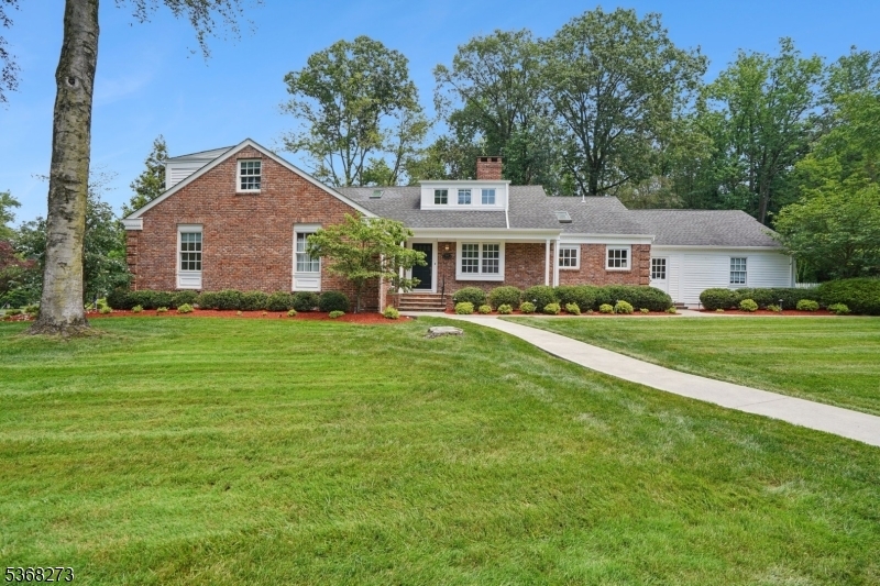 36 Cayuga Way  Millburn Twp. NJ 07078 photo