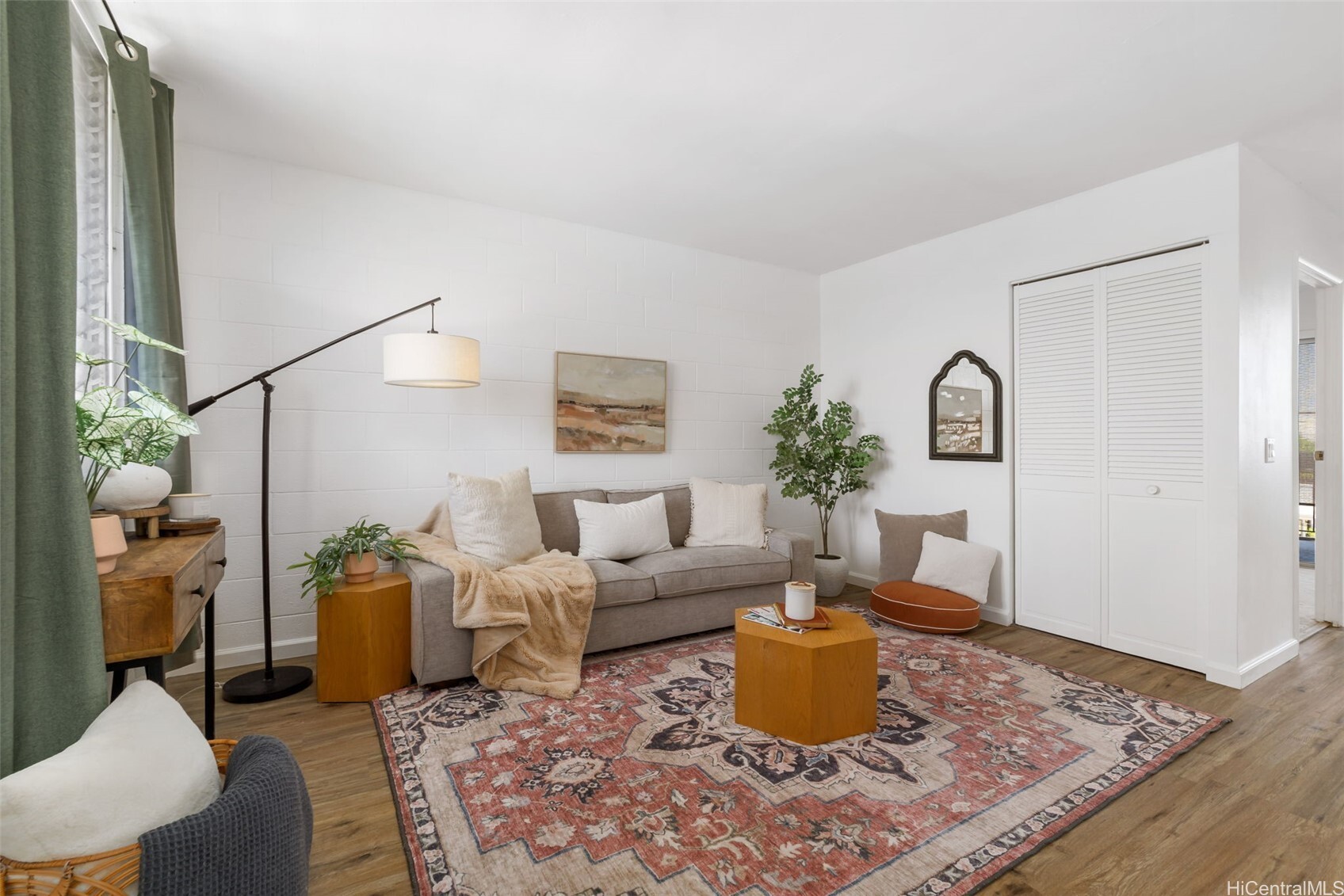 3370 Salt Lake Boulevard 204  Honolulu HI 96818 photo