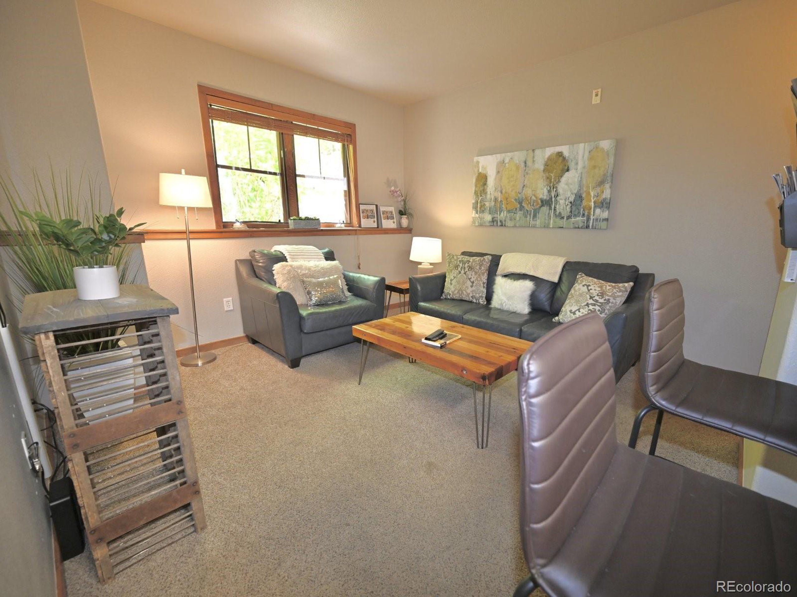Property Photo:  