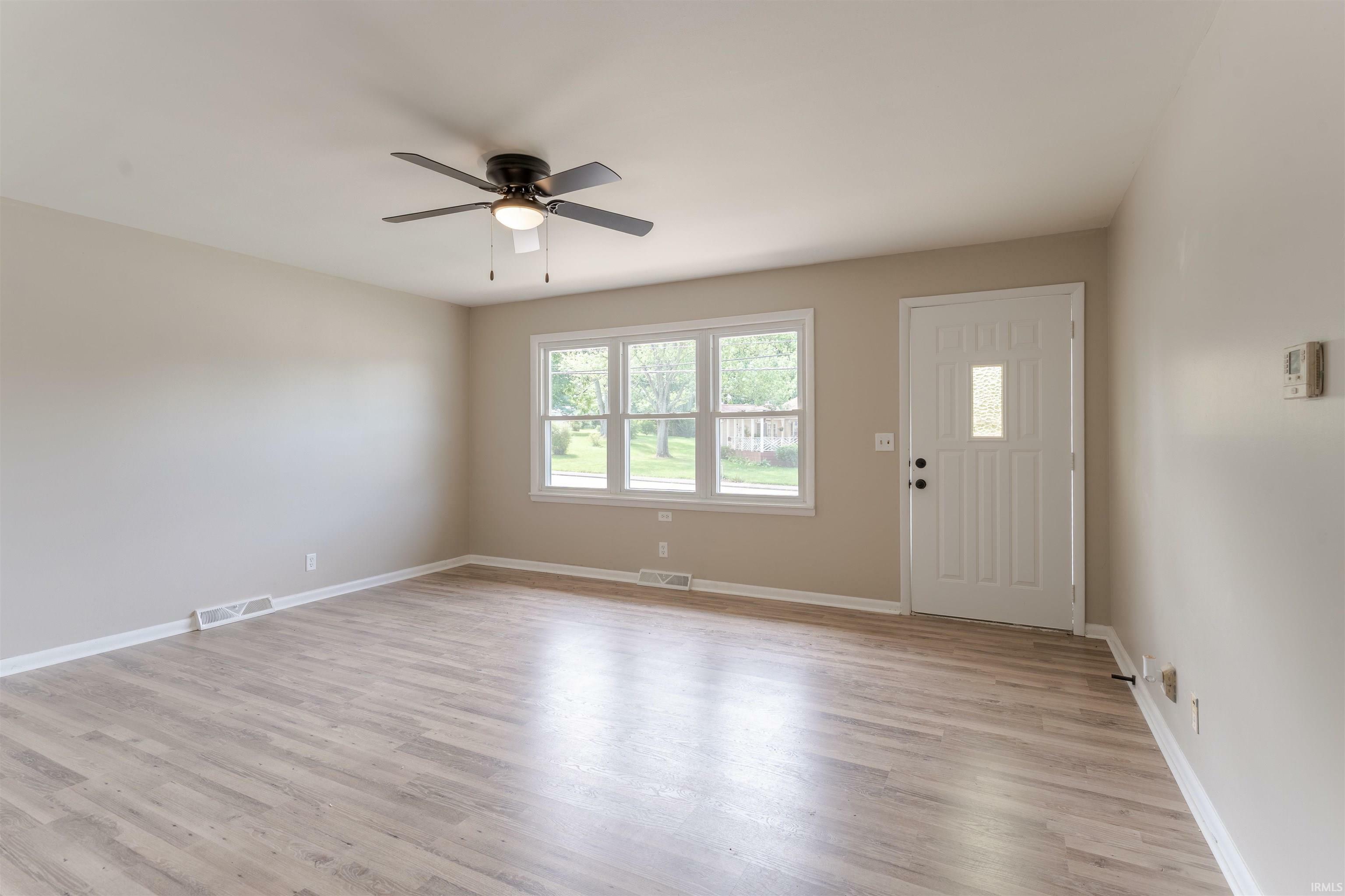 Property Photo: 902 Maxville Road IN 47601