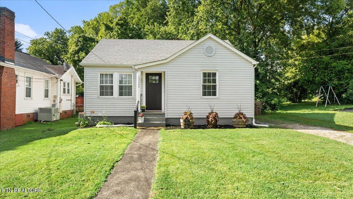 Property Photo:  2322 Parkway Drive  TN 37918 
