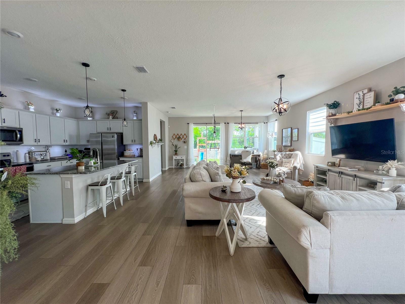 Property Photo: 3567 74th Avenue Circle E FL 34243