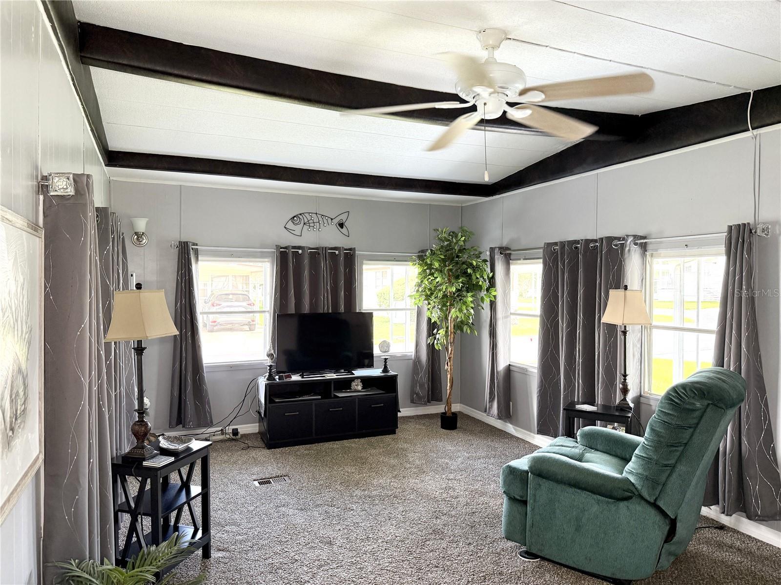 Property Photo: 34543 Sweetpea Ln FL 33541