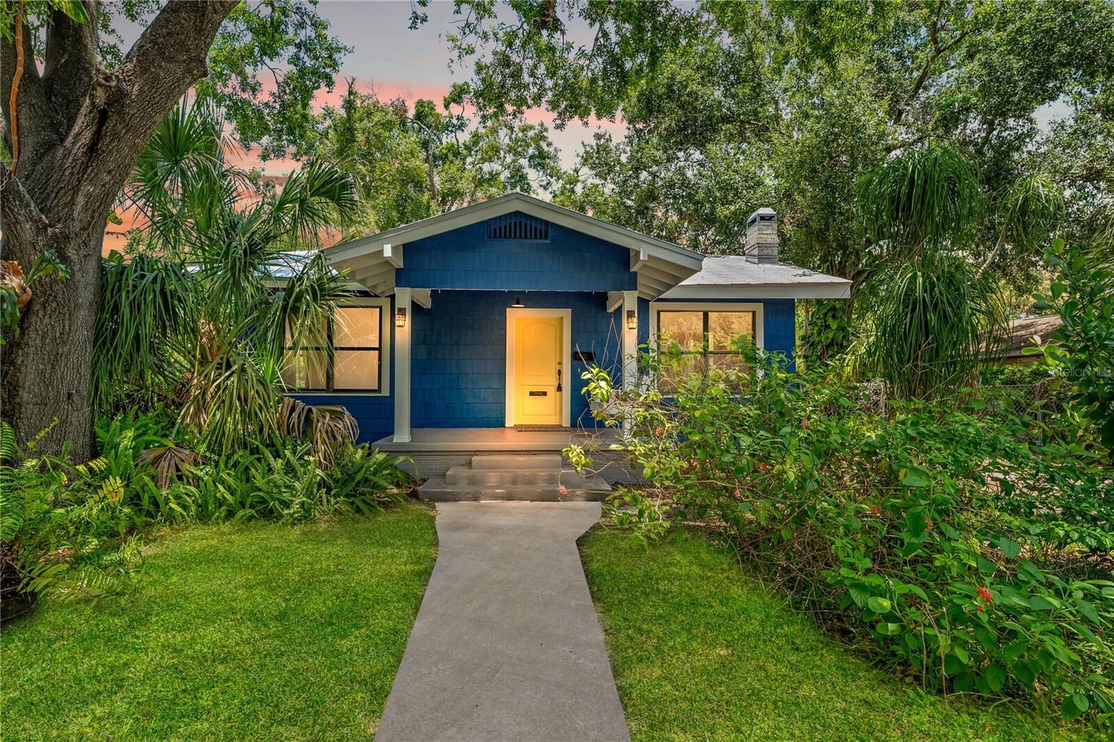 Property Photo: 217 W Powhatan Avenue FL 33604